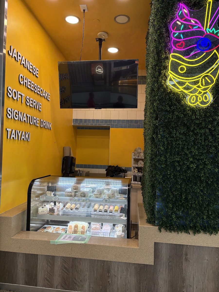 Dessert cafe interior photo